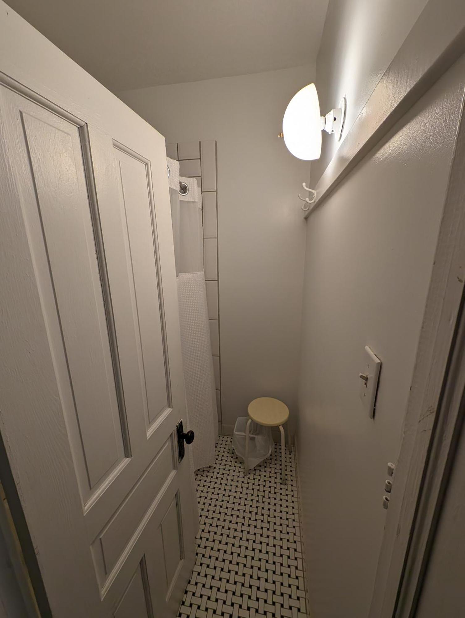 Pine Lodge Bristol Bagian luar foto