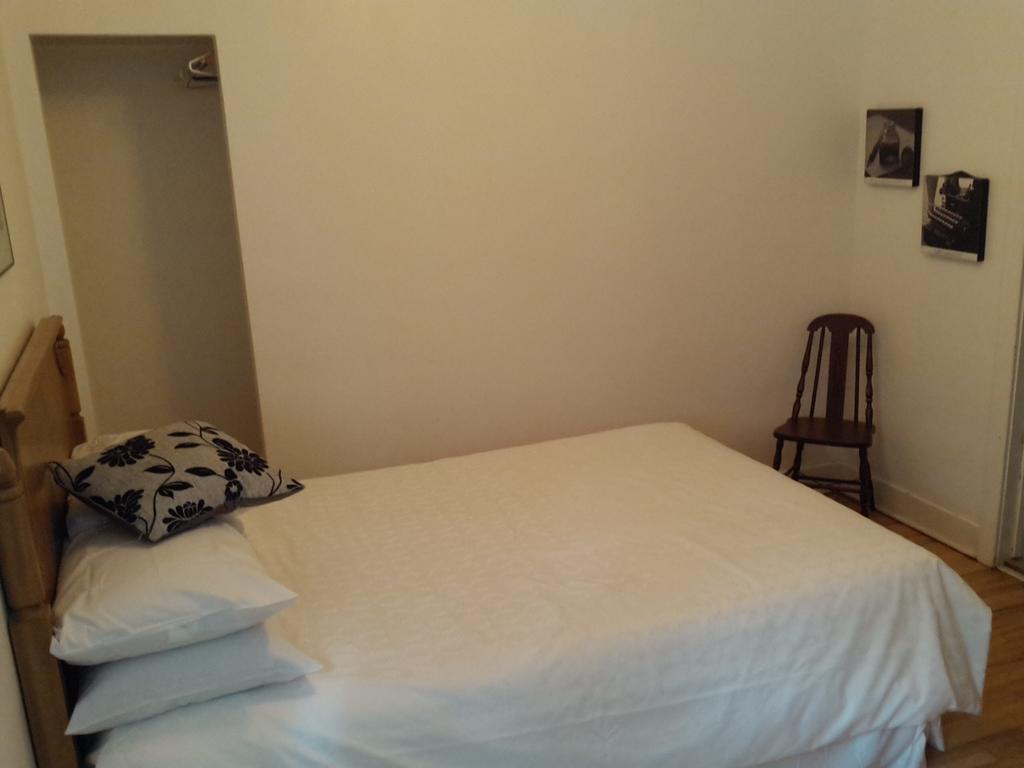 Pine Lodge Bristol Bagian luar foto