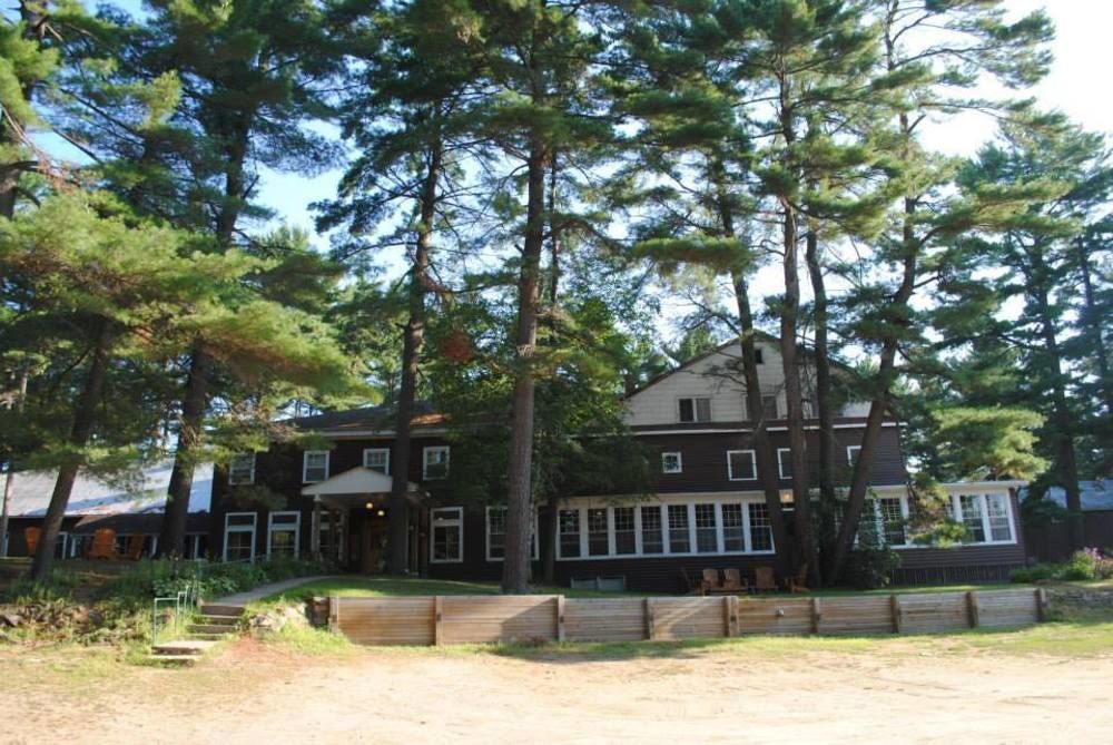 Pine Lodge Bristol Bagian luar foto