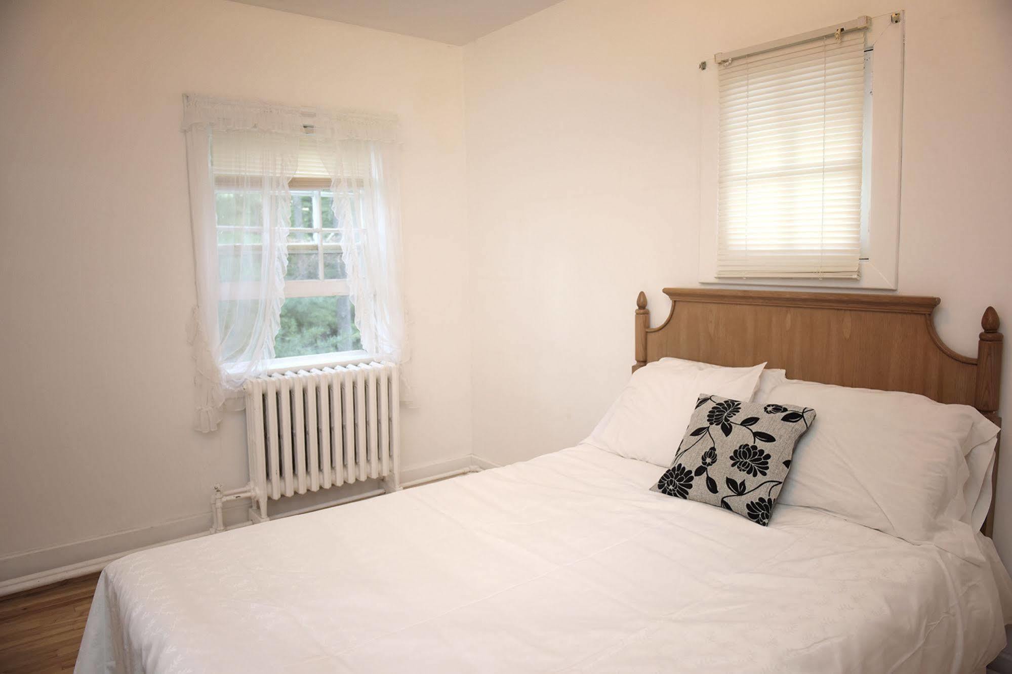 Pine Lodge Bristol Bagian luar foto
